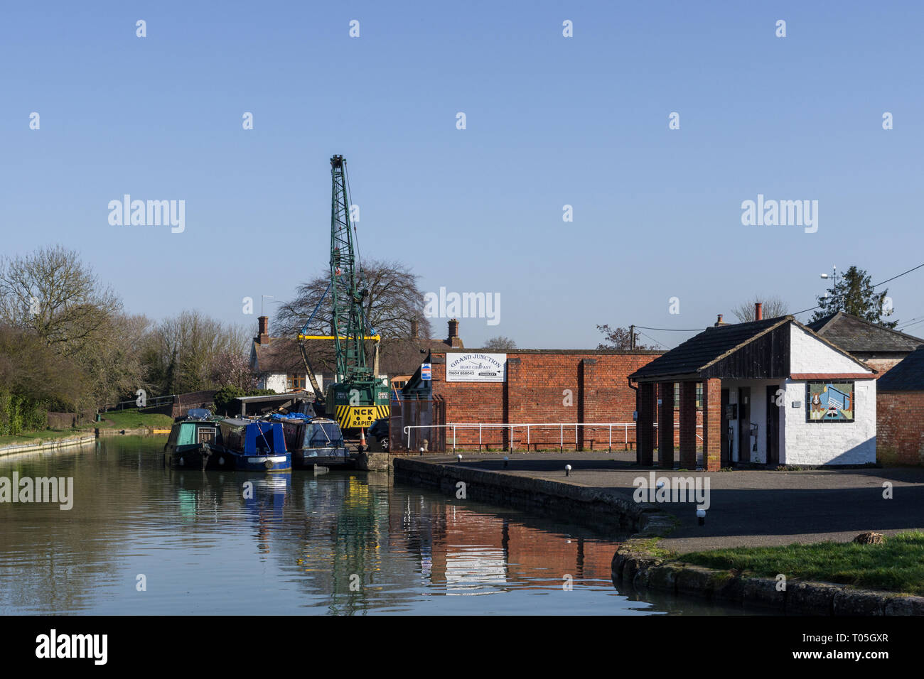 Locali del Grand Union barca Co sul Grand Union Canal, Blisworth braccio, Northamptonshire, Regno Unito Foto Stock