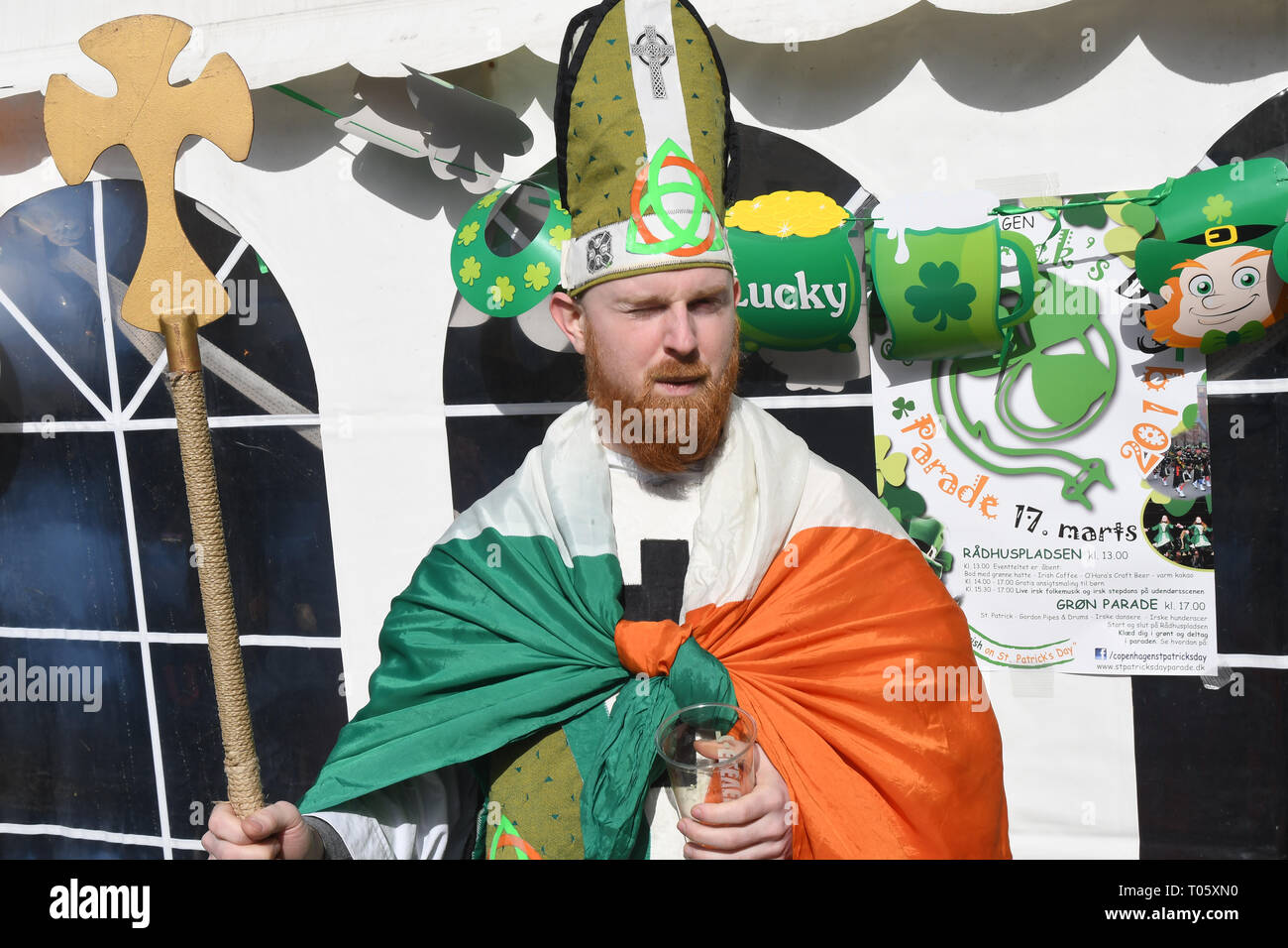 Copenhagen, Danimarca. Il 17 marzo 2019. Lving irlandese nella capitale danese celebrare siant patrick giornata a Copenaghen in Danimarca. (Foto..Francesco Giuseppe decano / Deanpictures. Credito: Francesco Giuseppe decano / Deanpictures/Alamy Live News Foto Stock