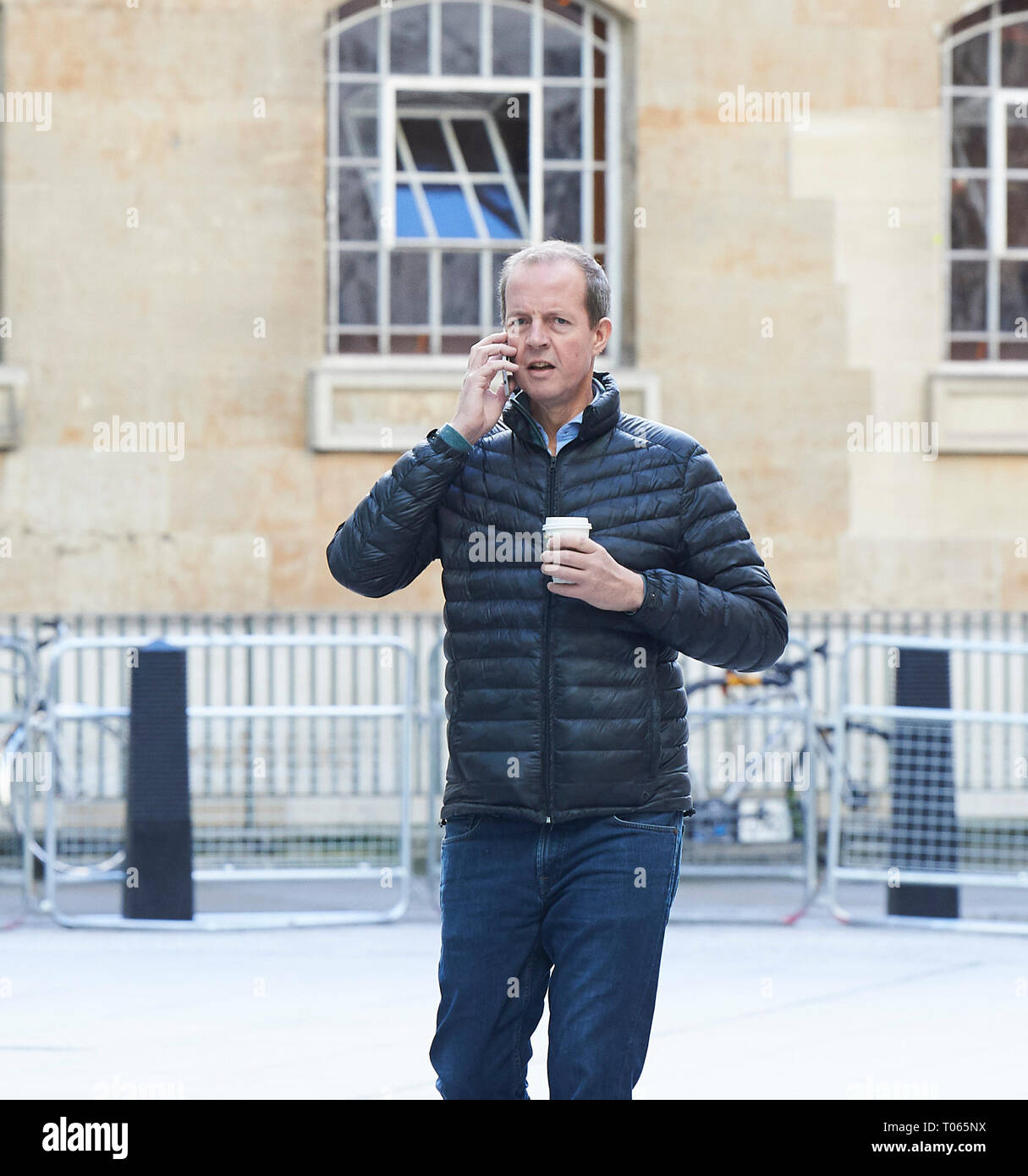 Londra, Regno Unito. Xvii Mar, 2019. Gli ospiti arrivano alla BBC prima della loro comparsa sul Andrew Marr Show. Broadcasting House, Londra. Regno Unito Nick Boles, il Tory MP per Grantham e Stamford recentemente rassegnato le dimissioni dal partito conservatore dopo pubblici disaccordi sulla Brexit. Credito: Thomas Bowles/Alamy Live News Foto Stock