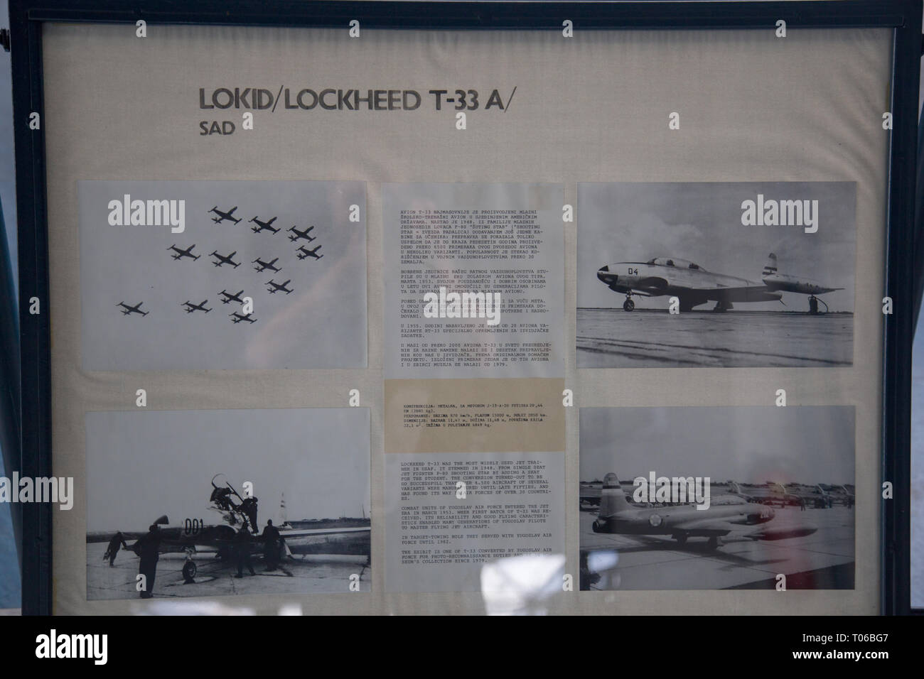 Scheda descrizione circa il Lockheed IT-33A-1LO aeroplano a display in serbo museo aeronautico a Belgrado Foto Stock