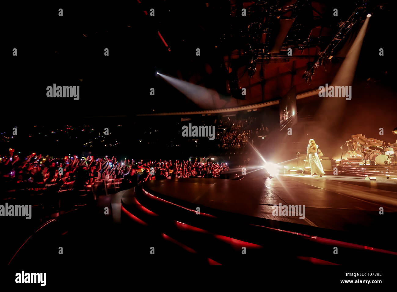 Bologna, Italia. Il 17 marzo 2019. Firenze + la macchina eseguire nella loro prima data del tour in Italia. Firenze + la macchina sono ora per il loro nuovo 'alta come speranza Tour'. Luigi Rizzo/Alamy Live News Foto Stock