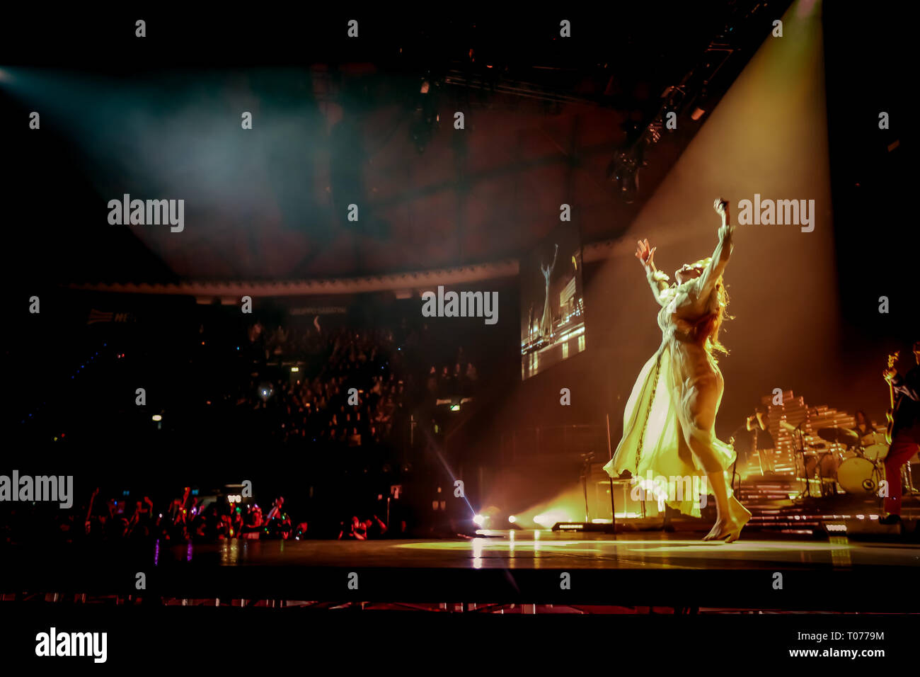 Bologna, Italia. Il 17 marzo 2019. Firenze + la macchina eseguire nella loro prima data del tour in Italia. Firenze + la macchina sono ora per il loro nuovo 'alta come speranza Tour'. Luigi Rizzo/Alamy Live News Foto Stock