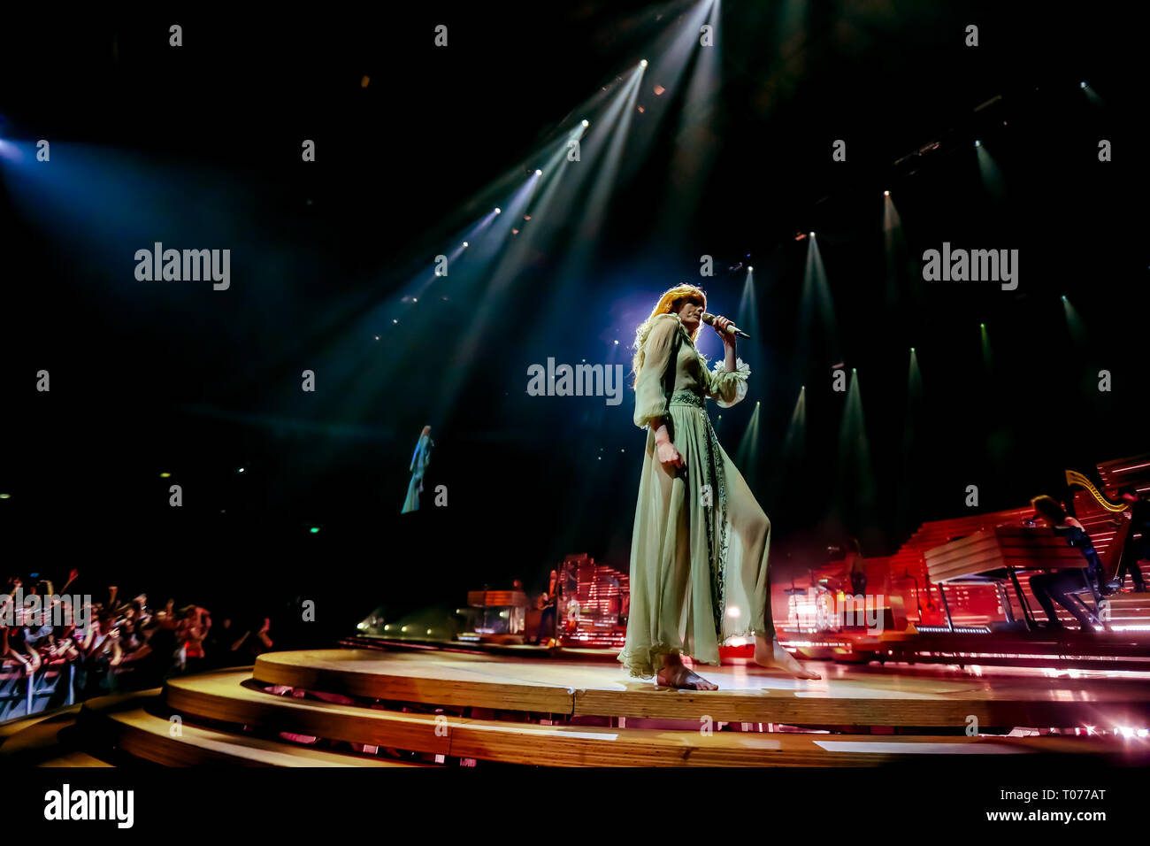 Bologna, Italia. Il 17 marzo 2019. Firenze + la macchina eseguire nella loro prima data del tour in Italia. Firenze + la macchina sono ora per il loro nuovo 'alta come speranza Tour'. Luigi Rizzo/Alamy Live News Foto Stock