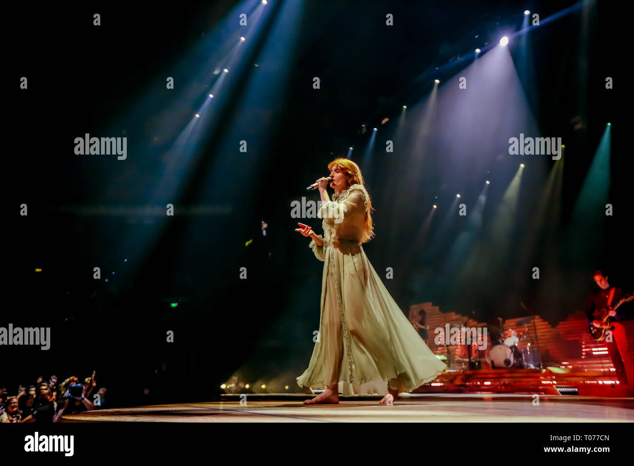 Bologna, Italia. Il 17 marzo 2019. Firenze + la macchina eseguire nella loro prima data del tour in Italia. Firenze + la macchina sono ora per il loro nuovo 'alta come speranza Tour'. Luigi Rizzo/Alamy Live News Foto Stock