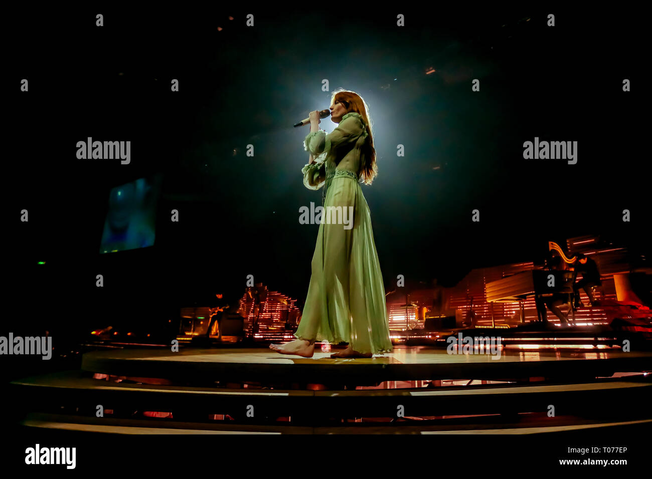 Bologna, Italia. Il 17 marzo 2019. Firenze + la macchina eseguire nella loro prima data del tour in Italia. Firenze + la macchina sono ora per il loro nuovo 'alta come speranza Tour'. Luigi Rizzo/Alamy Live News Foto Stock