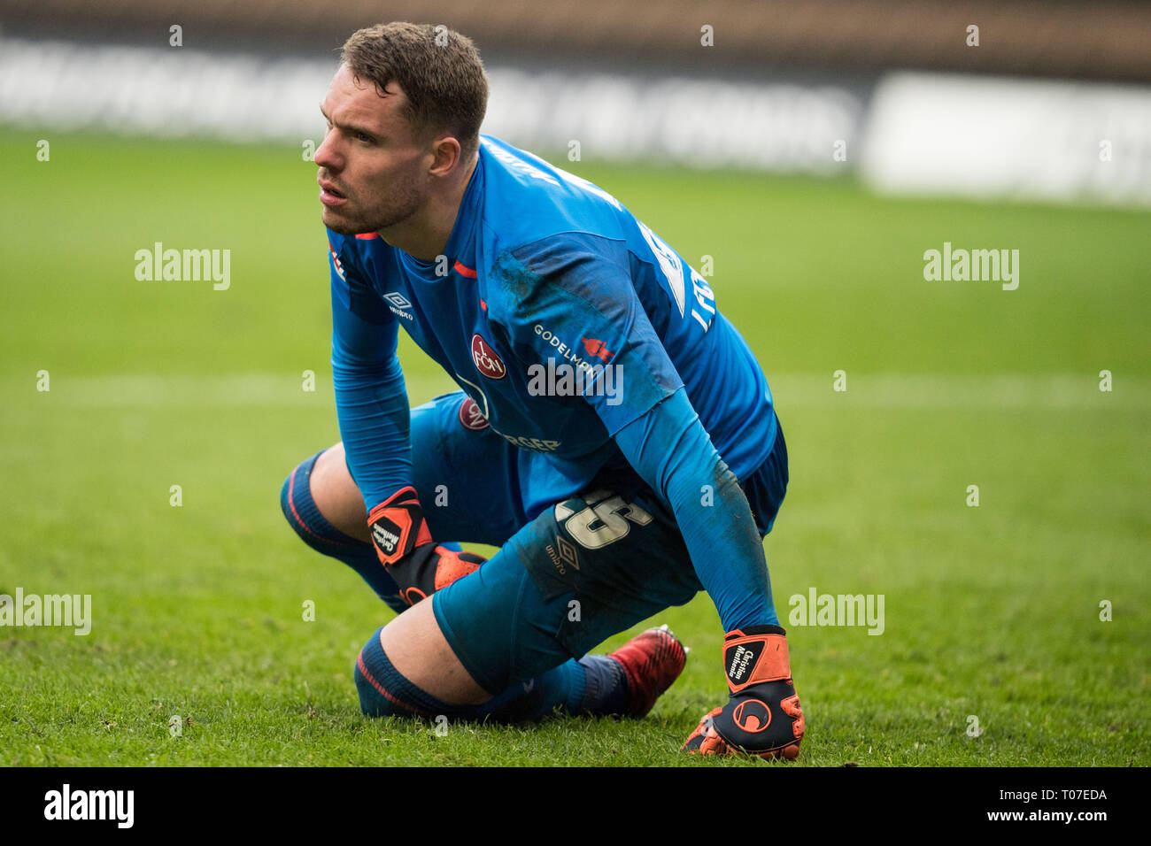 Francoforte, Deutschland. Xvii Mar, 2019. Portiere MATHENIA Cristiana (N) si rialza, frustrato frustrati, congelate, deluso, deluso, deluso, deluso, triste, figura intera, Soccer 1. Bundesliga, 26. Giornata Eintracht Francoforte (F) - 1.FC Norimberga (N ) 1: 0, su 17.03.2019 a Francoforte, in Germania. € | Utilizzo di credito in tutto il mondo: dpa/Alamy Live News Foto Stock