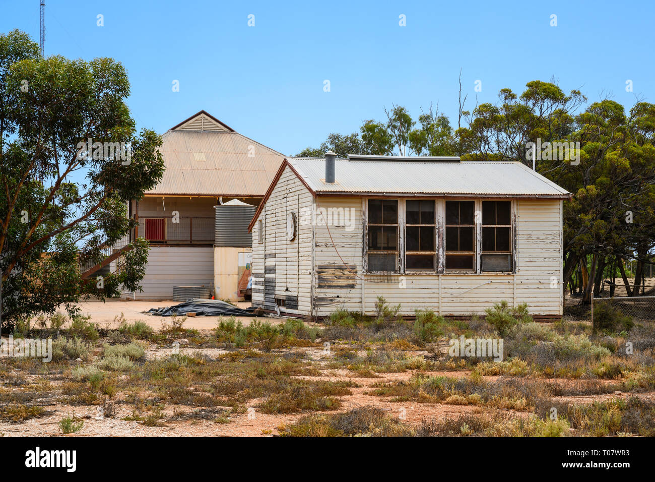 La scuola abbandonati a cucinare, Sud Australia, un ex ferrovia cittadina sul Nullarbor Plain che in gran parte è stato abbandonato nel 1997. Foto Stock