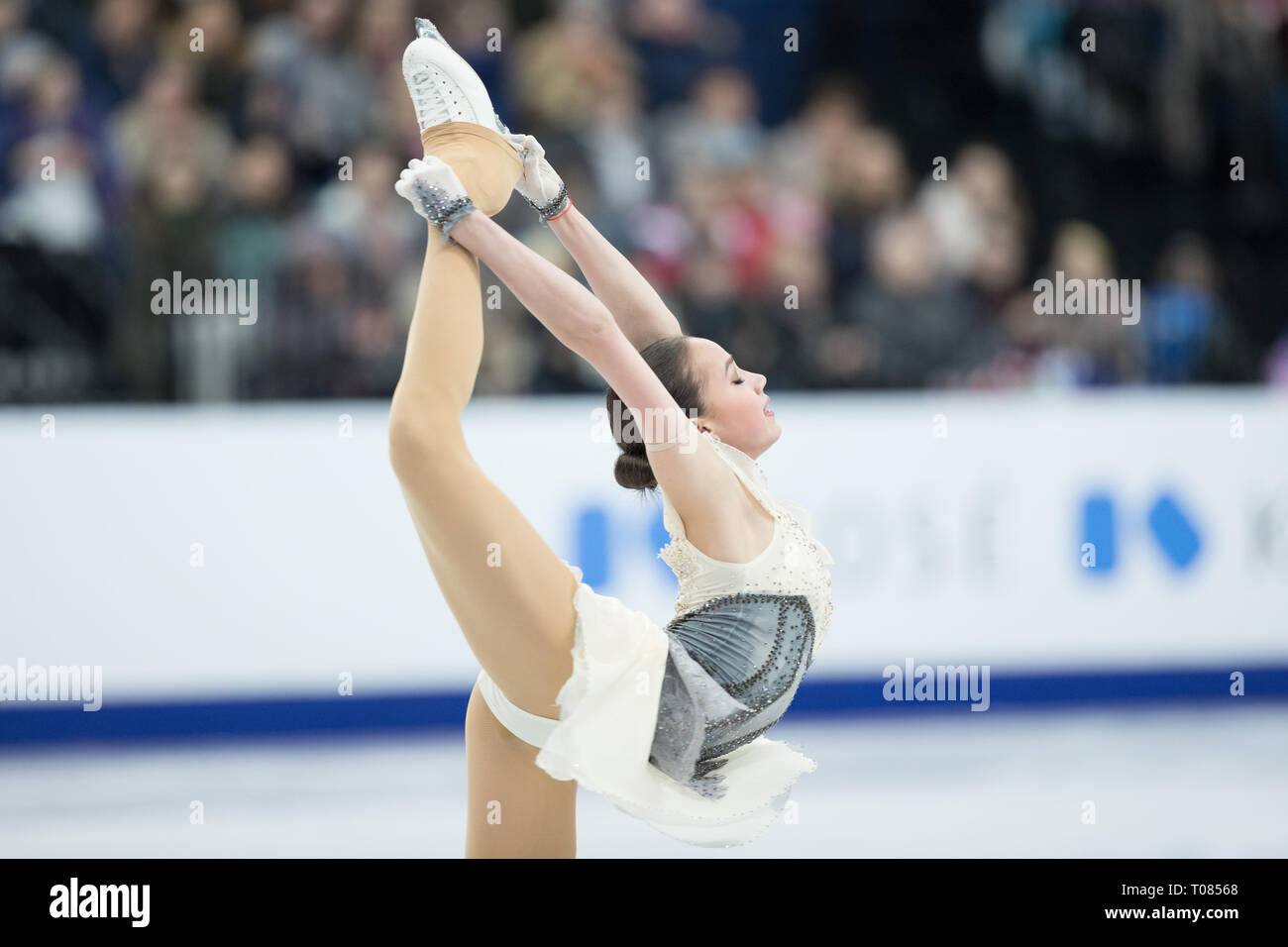 Alina Zagitova dalla Russia durante il 2019 campionati europei Foto Stock