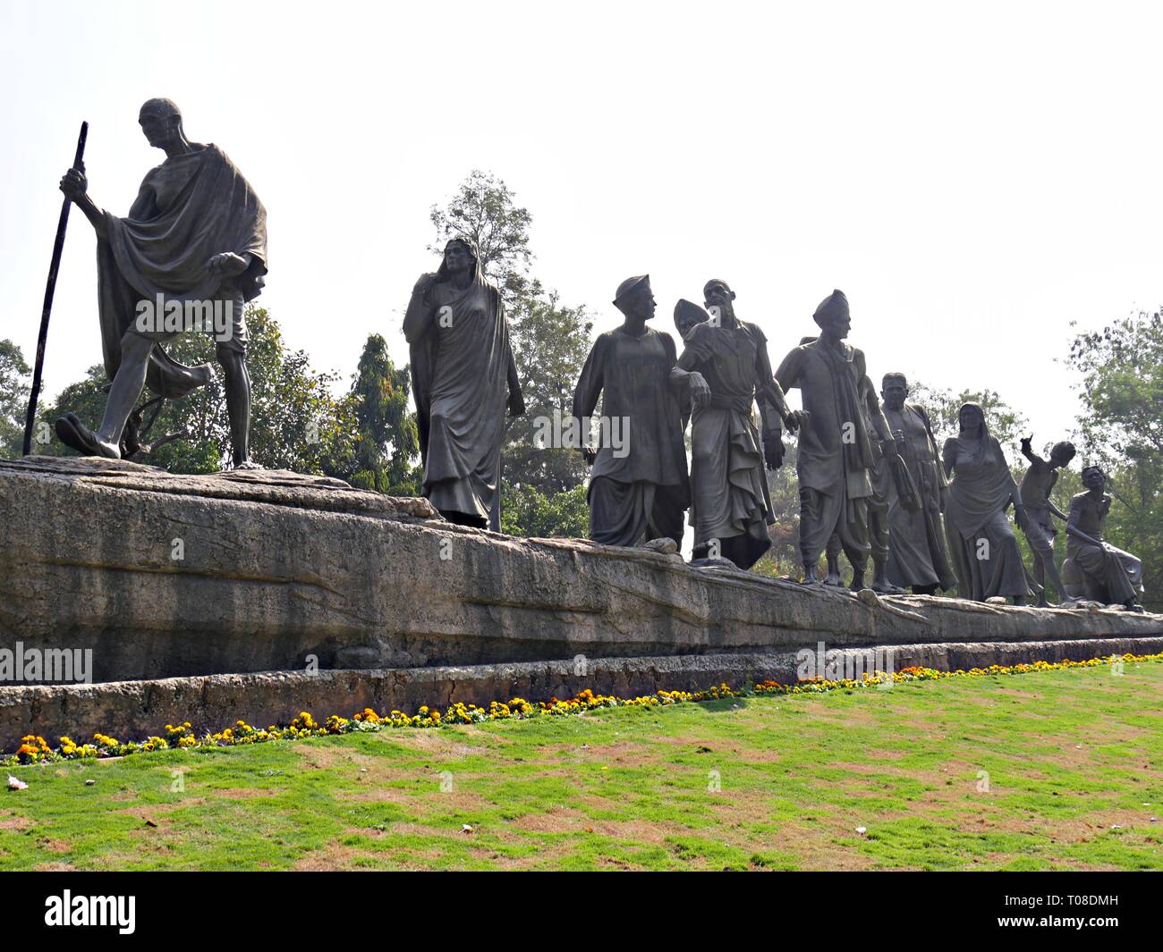 NEW DELHI, INDIA--MARZO 2018: Monumenti della Gyarah Murti raffigurante Mahatma Gandhi che guida la marcia del sale nel 1930. Foto Stock