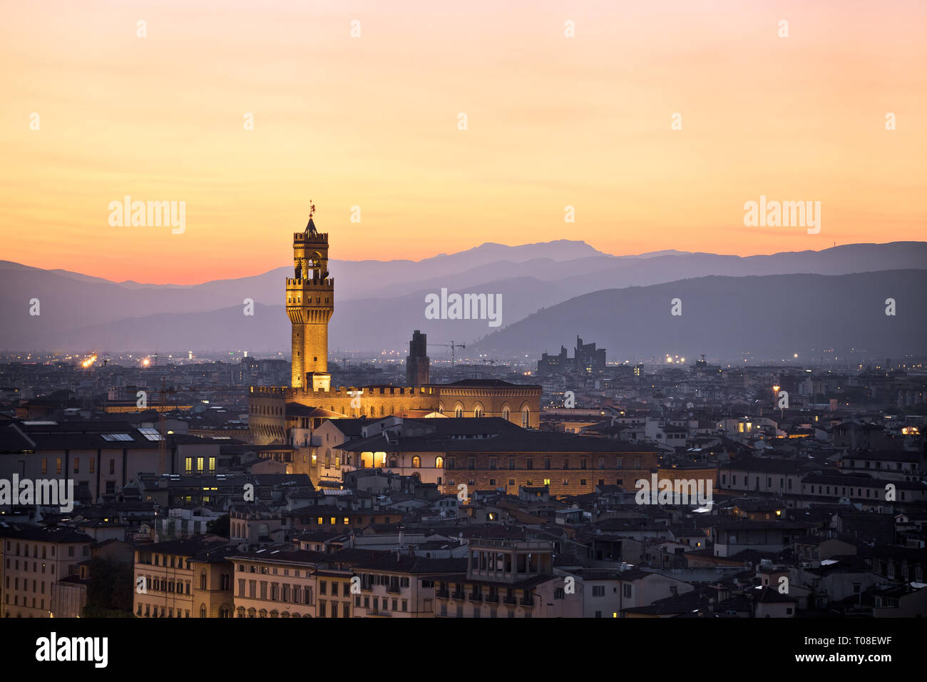 Firenze antica città e Palazzo Vecchio vista al tramonto, Regione Toscana Italia Foto Stock