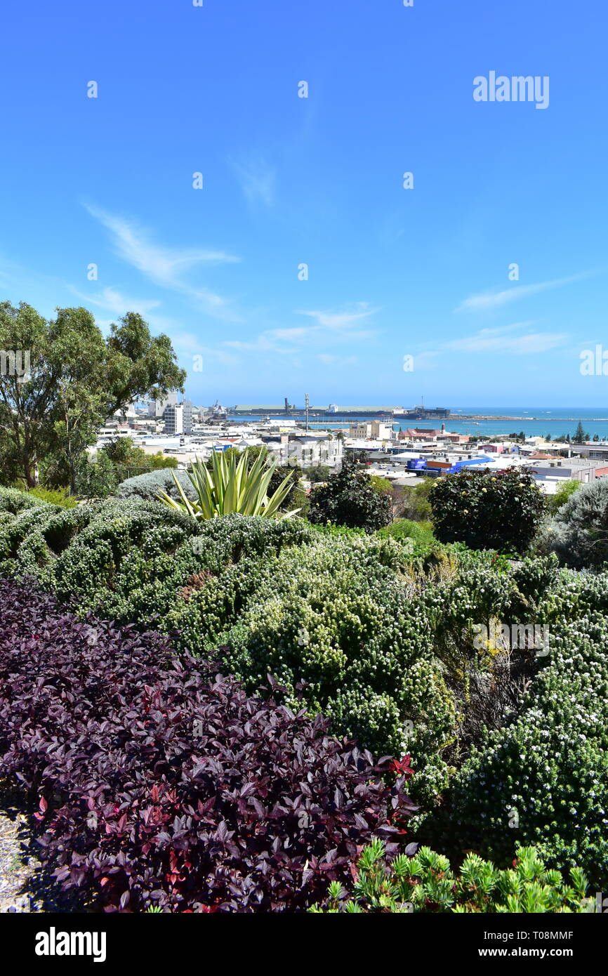 Vista di Geraldton dal HMAS Sydney II memorial lookout Foto Stock