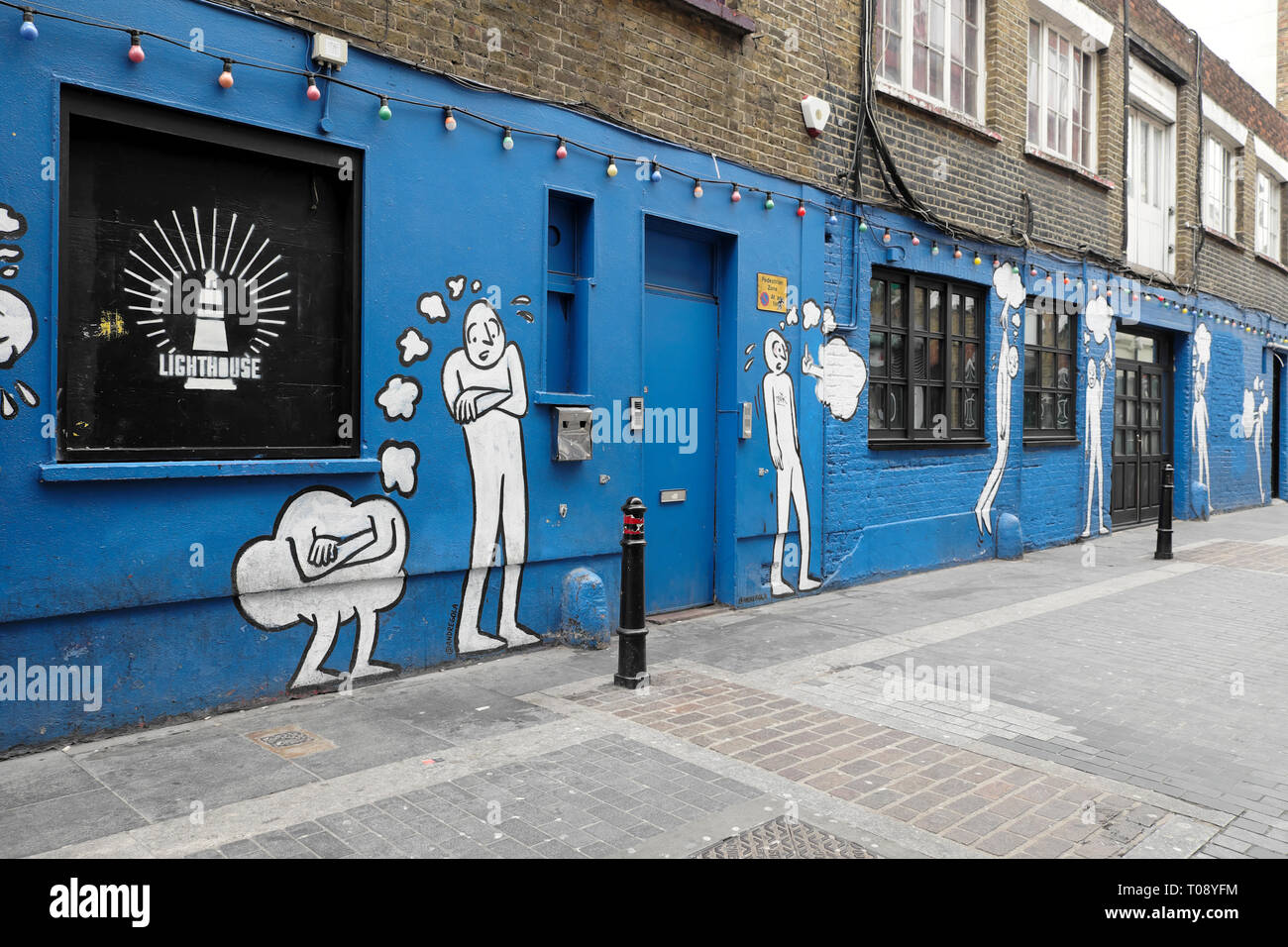 Bar del faro esterno muro dipinto su Rivington Street in Shoreditch London EC2 Inghilterra UK KATHY DEWITT Foto Stock