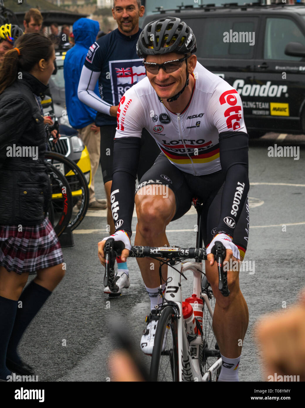 André Greipel prima dello stadio 6 (Sidmouth per Haytor) del 2016 Tour della Gran Bretagna di Sidmouth, East Devon, nel sud-ovest dell'Inghilterra, Regno Unito. Foto Stock