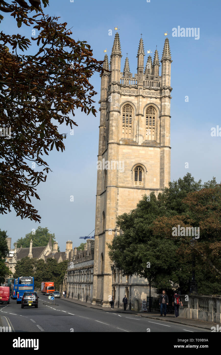 Magdalen Tower in High Street, Oxford, Oxfordshire, Gran Bretagna Foto Stock