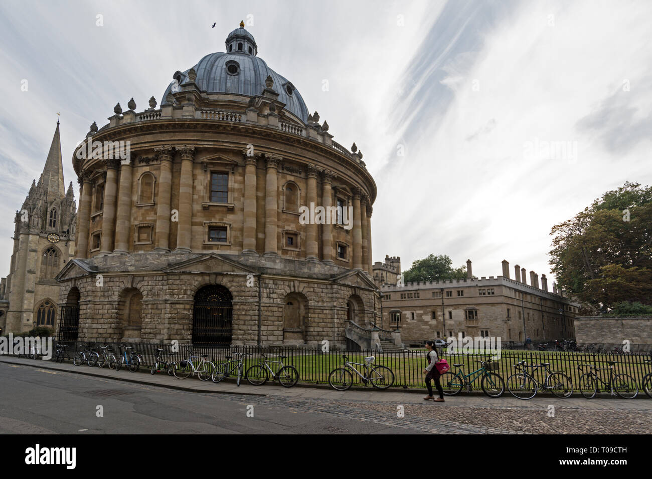 L'edificio circolare, Radcliffe Camera in Radcliffe Square,Oxford, Oxfordshire, Gran Bretagna. L'edificio è una scienza biblioteca. È stato progettato da Jame Foto Stock