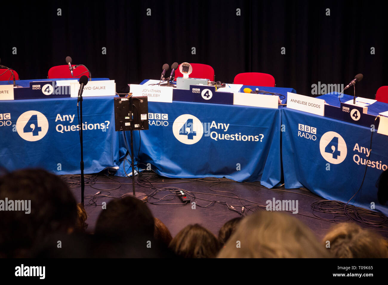 Lo stadio è impostata per una BBC Radio 4 Registrazione del programma eventuali domande con quattro membri del panel e un pubblico pubblico, ospitato da Jonathan Dimbleby. Regno Unito (104) Foto Stock