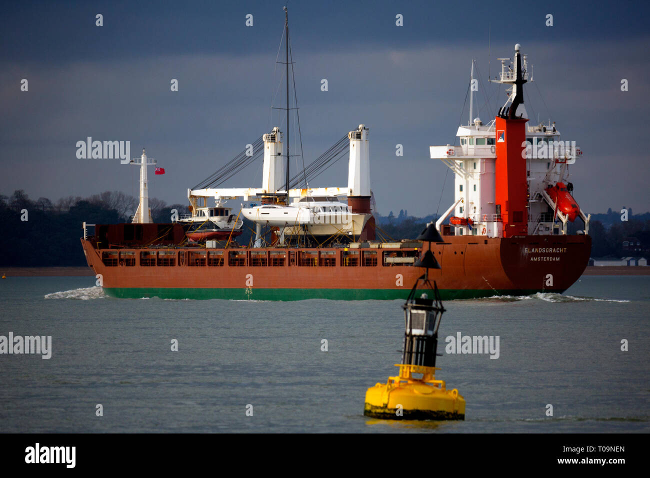 Generale,Cargo,nave,spedizioni,Elandsgracht,Amsterdam,Olanda,yacht,barca,trasporto,l'Solent,Southampton,Porto,Cowes, Isle of Wight, England, Regno Unito Foto Stock