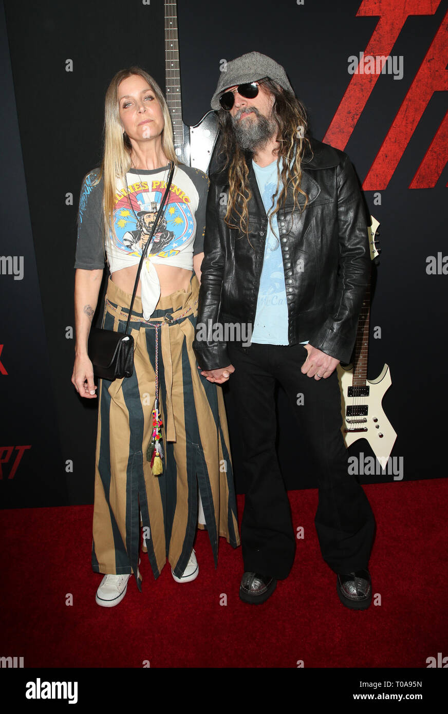 Los Angeles, Ca, Stati Uniti d'America. Xviii Mar, 2019. Sheri Moon Zombie, Rob Zombie, a Netflix premiere di sporcizia al ArcLight Hollywood a Los Angeles, la California il 18 marzo 2019. Credito: Faye Sadou/media/punzone Alamy Live News Foto Stock