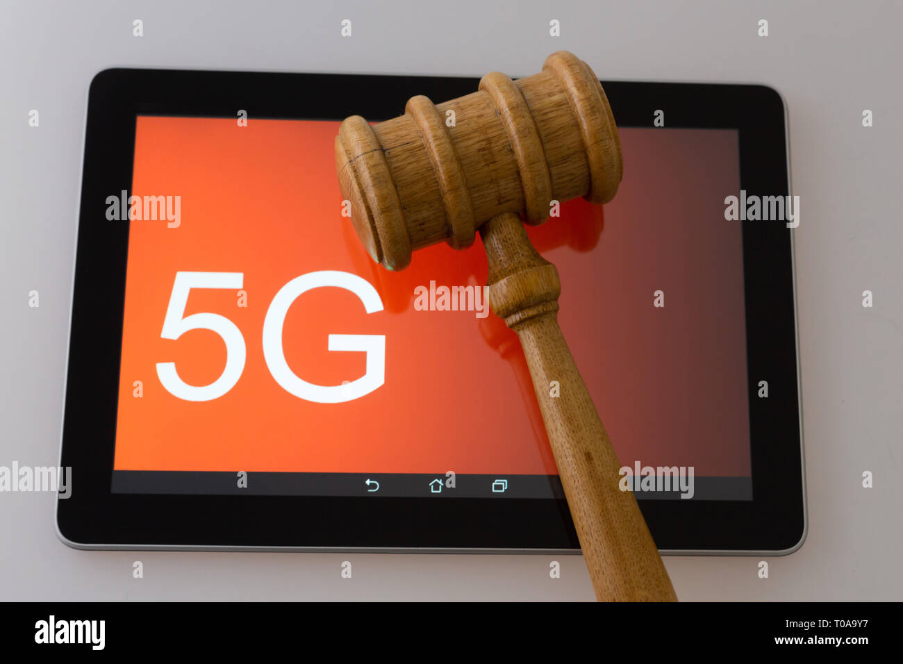 Mainz, Germania, 19 marzo 2019: immagine simbolica per l'avvio del 5G asta di frequenza. Credito: Juergen schwarz/Alamy Live News Foto Stock