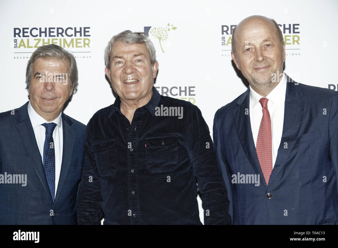 Parigi, Francia. 18 mar 2019. Pr Bruno Dubois (L), Martin Lamotte e Olivier De Ladoucette (R) - Photocall del XIV Gala 2019 dell'Associazione per l'Alzheimer Research presso l'Olympia di Parigi il 18 marzo 2019 Credit: Véronique PHITOUSSI/Alamy Live News Foto Stock