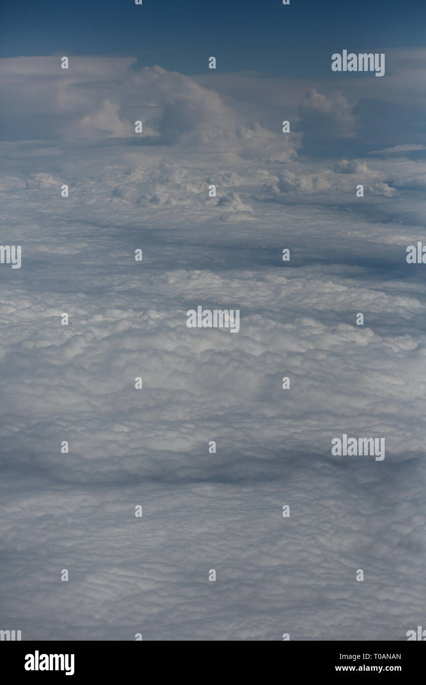 Cielo di nuvole, l'immagine di sfondo, sfondi, caratteristico paesaggio, vista dal piano Foto Stock