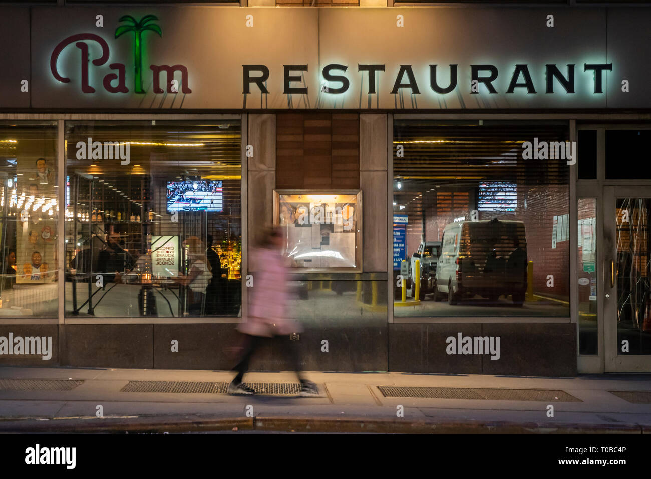 Un Palm ristorante nel centro di Manhattan a New York Martedì, Marzo 12, 2019. Tra poco più di un ristorante, la società che controlla le licenze per il nome Palm, ha depositato per il Capitolo 11 fallimento di protezione. I titoli di società di utilizzare il nome di Pam per oltre 20 licenziatari. (Â© Richard B. Levine) Foto Stock