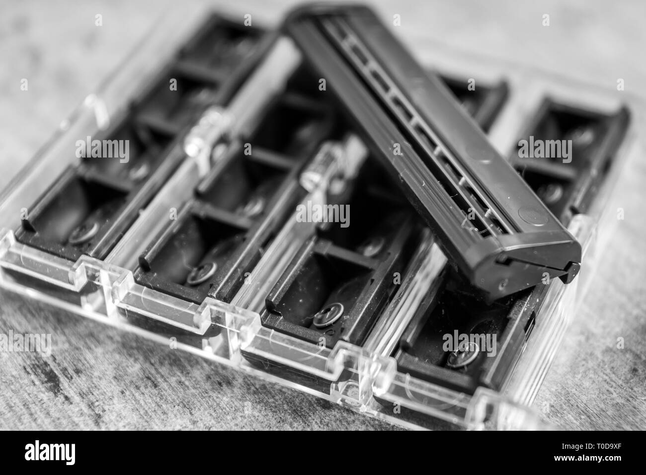 Lame di ricambio di una macchina di rasatura in bianco e nero Foto Stock