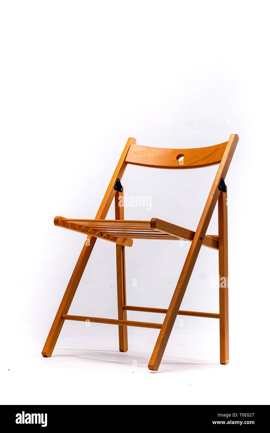 Sedia in plastica, legno, sedia in pelle moderno designer Sedia isolati su sfondo bianco. Serie di mobili Foto Stock