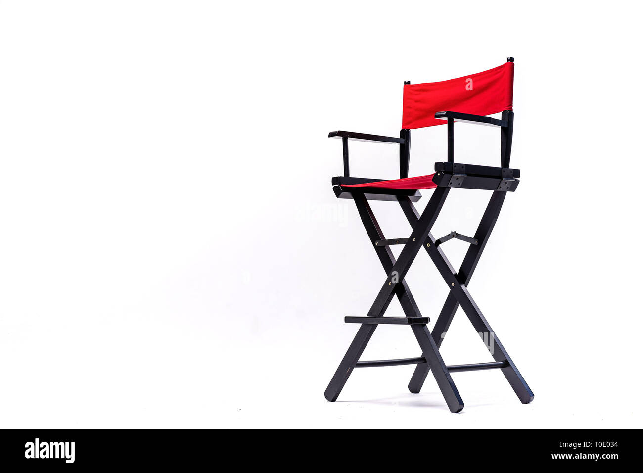 Colore rosso sedia, plastica, legno, sedia in pelle moderno designer Sedia isolati su sfondo bianco. Serie di mobili Foto Stock
