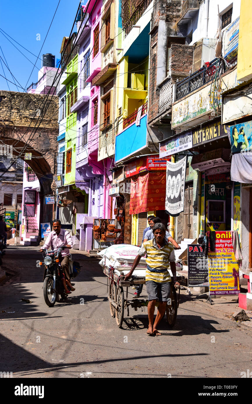 Indiano colorate Scene di strada, Bundi, Rajasthan, India Foto Stock