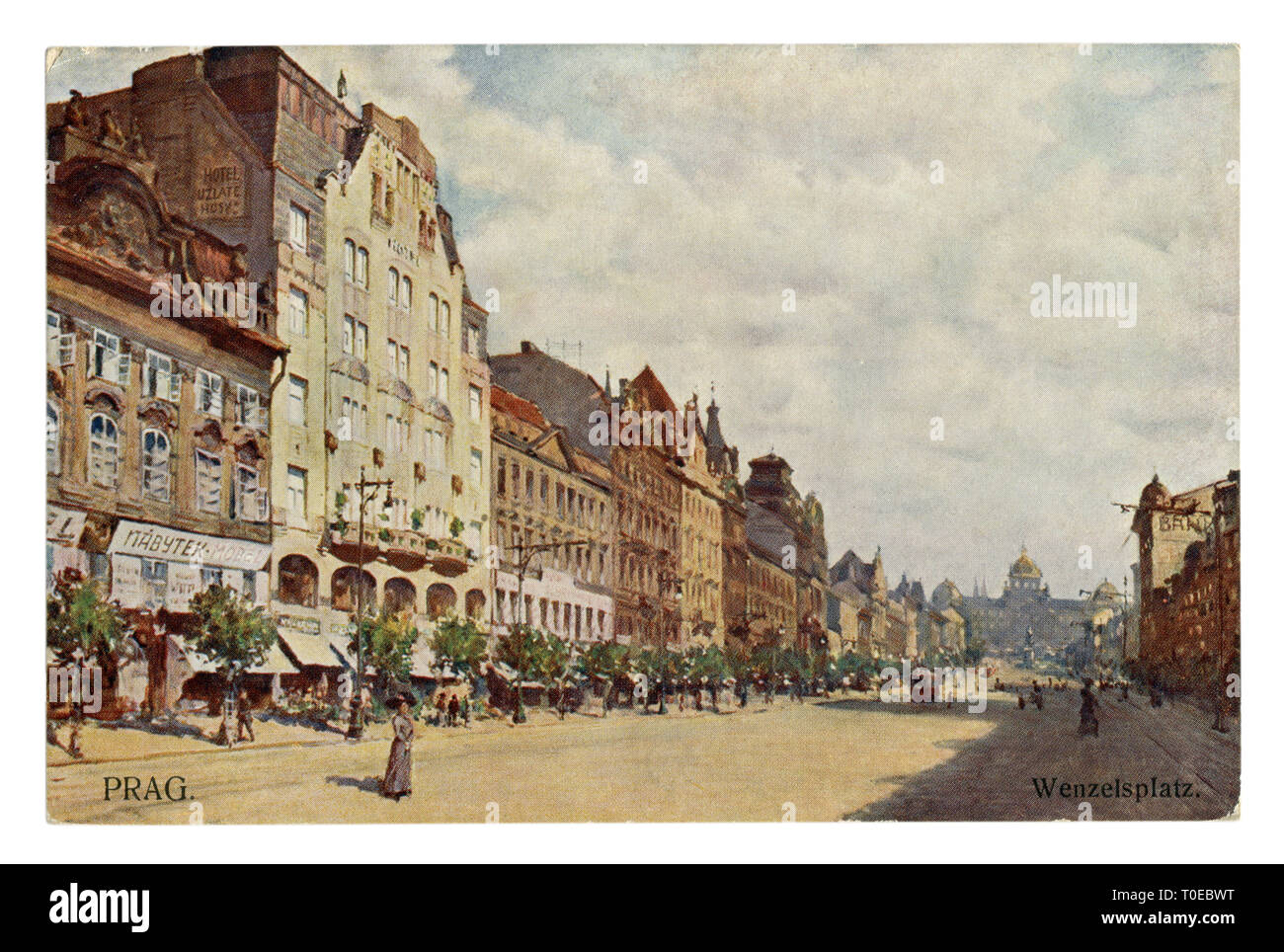 Storico Czech-Austrian cartolina: pittoresca vista di Piazza Venceslao con le case, alberghi, negozi e il museo nazionale. I pedoni. 1912, Praga Foto Stock