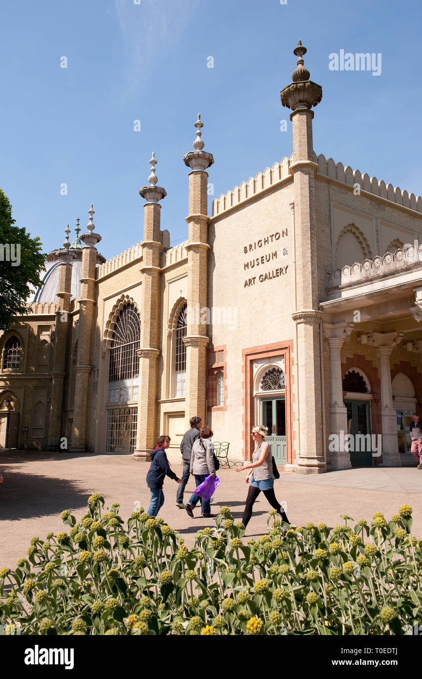 Il Royal Pavilion nella cittadina balneare di Brighton, Sussex, Inghilterra. Foto Stock