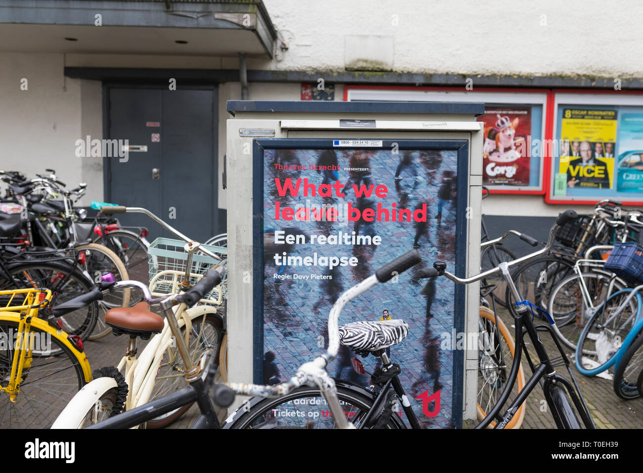 Le biciclette parcheggiate all' interno della città di Utrecht, Paesi Bassi Foto Stock