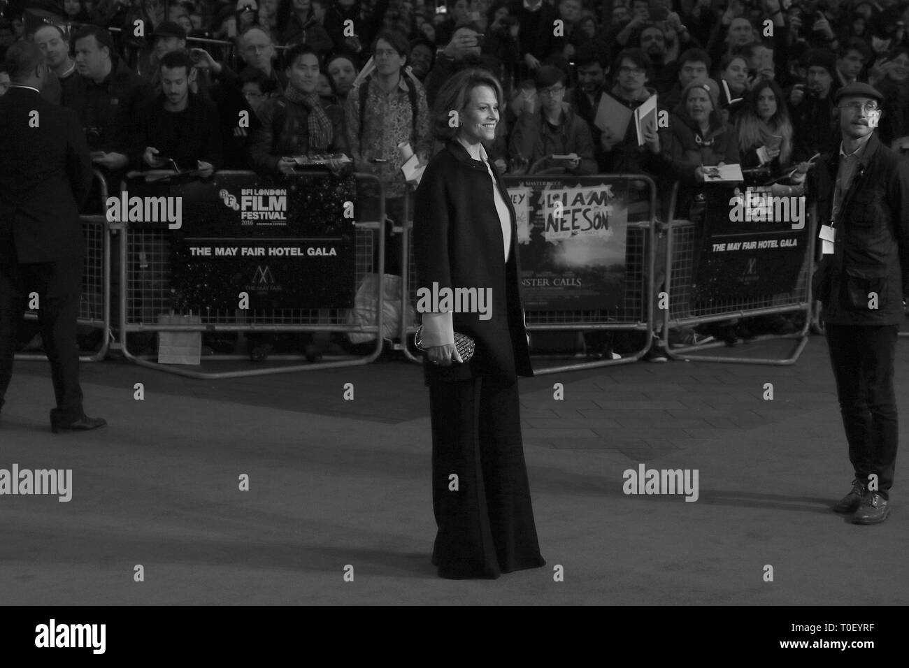 Ottobre 06, 2016 - Londra, Inghilterra, Regno Unito - "un mostro chiede' - May Fair Hotel Gala - sessantesimo BFI London Film Festival, Odeon Leicester Square - Tappeto Rosso Arr Foto Stock