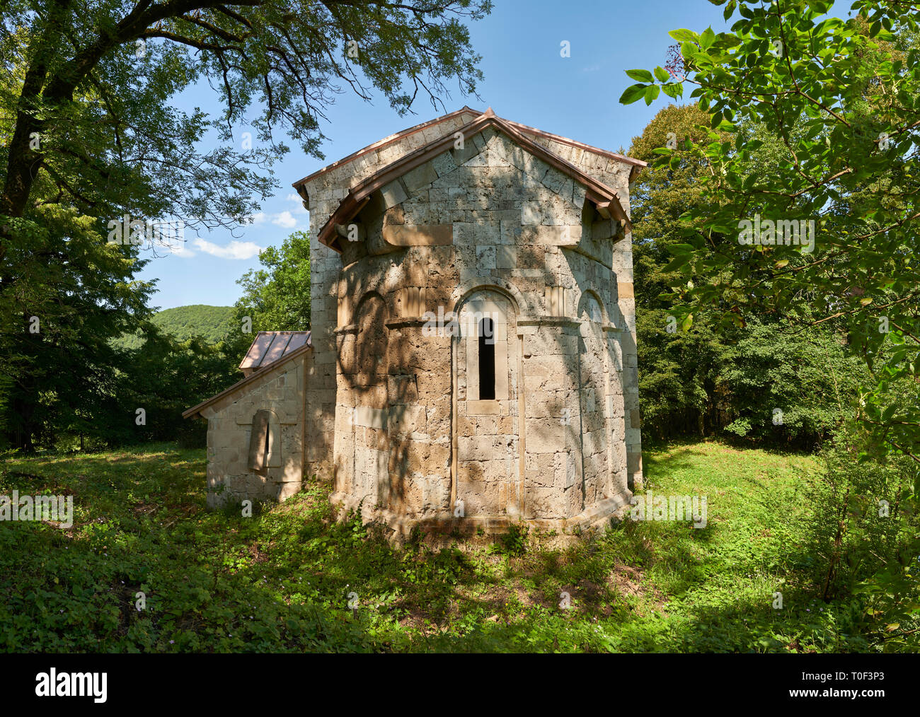 Foto e immagini dell'Arcangelo georgiana Chiesa ortodossa in stile georgiano esterno, decimo - XI secolo, Superiore Krikhi, Krikhi, Georgia (paese). Fo Foto Stock