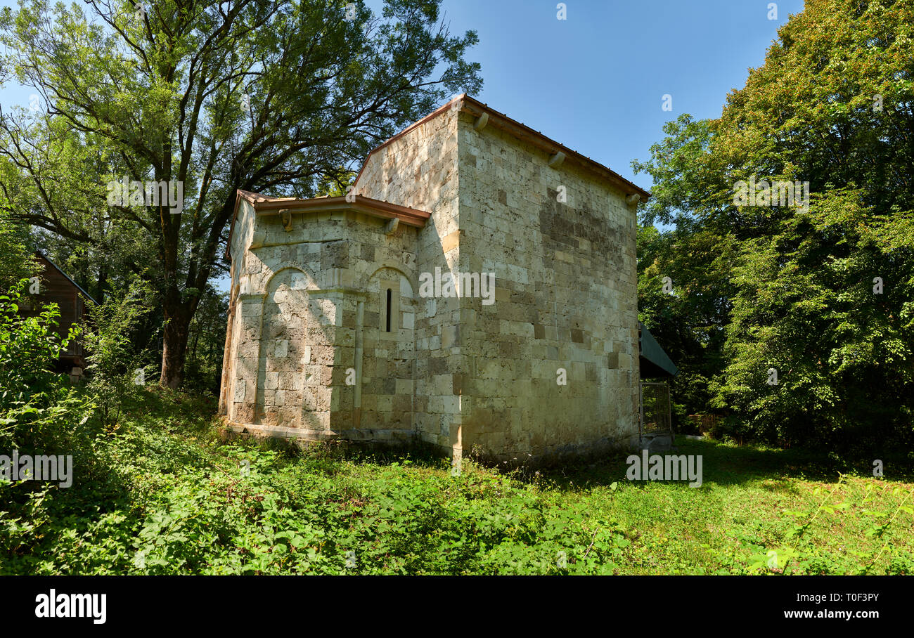 Immagine dell'Arcangelo georgiana Chiesa ortodossa in stile georgiano esterno, decimo - XI secolo, Superiore Krikhi, Krikhi, Georgia (paese). Foto Stock