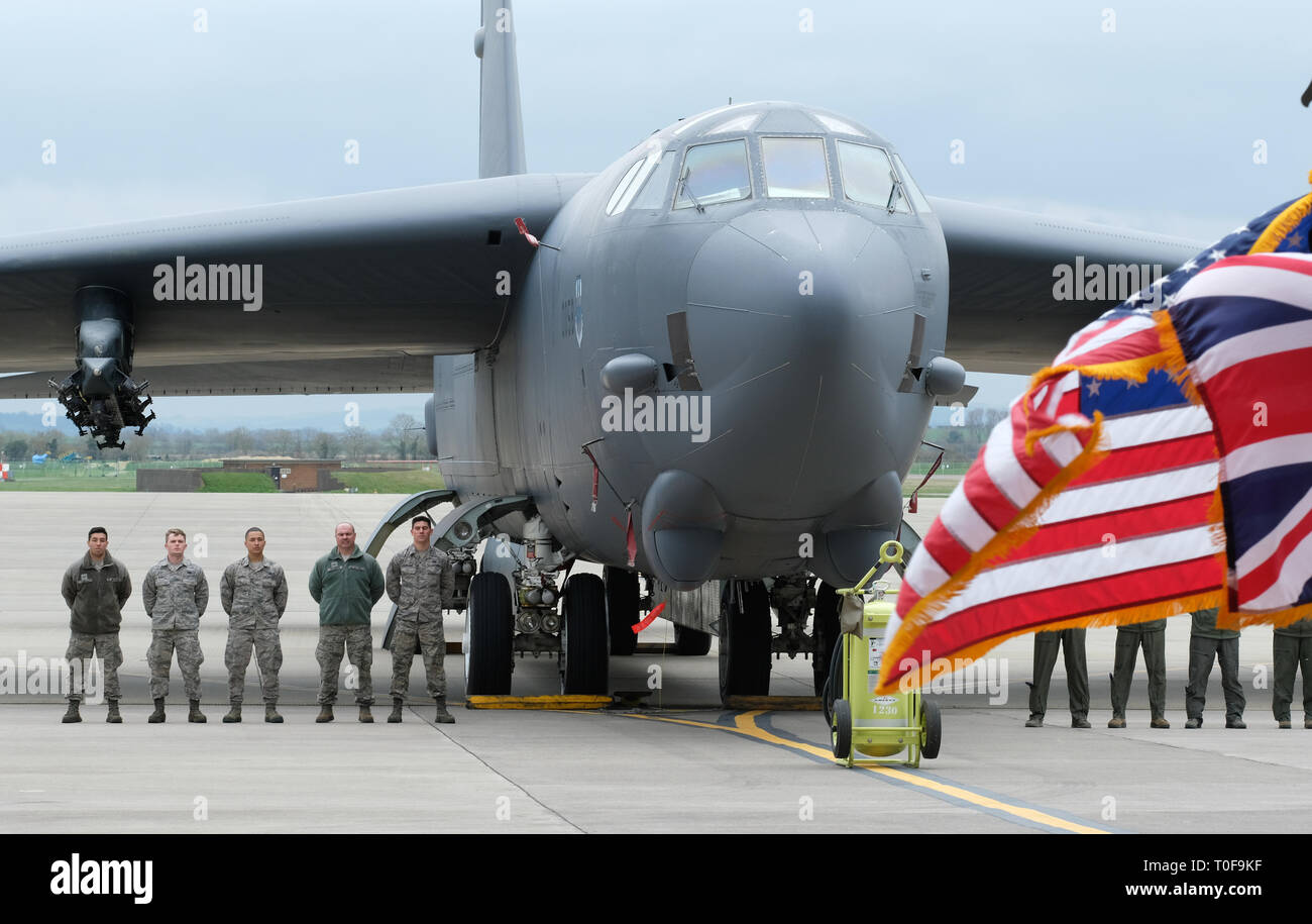 RAF Fairford, Gloucestershire, UK. Xix Marzo 2019. RAF Fairford accoglie un bombardiere Task Force della distribuzione di sei Boeing B-52H Stratofortress aeromobile a RAF Fairford dalla seconda bomba ala in Louisiana, Stati Uniti d'America - il più grande spiegamento di B-52s per il Regno Unito in quanto l'Operazione Iraqi Freedom nel 2003. Il velivolo eseguirà la formazione sortite al di sopra del Mar Baltico, Europa Centrale, il Mediterraneo orientale e il Marocco. Credito: Steven Maggio/Alamy Live News Foto Stock