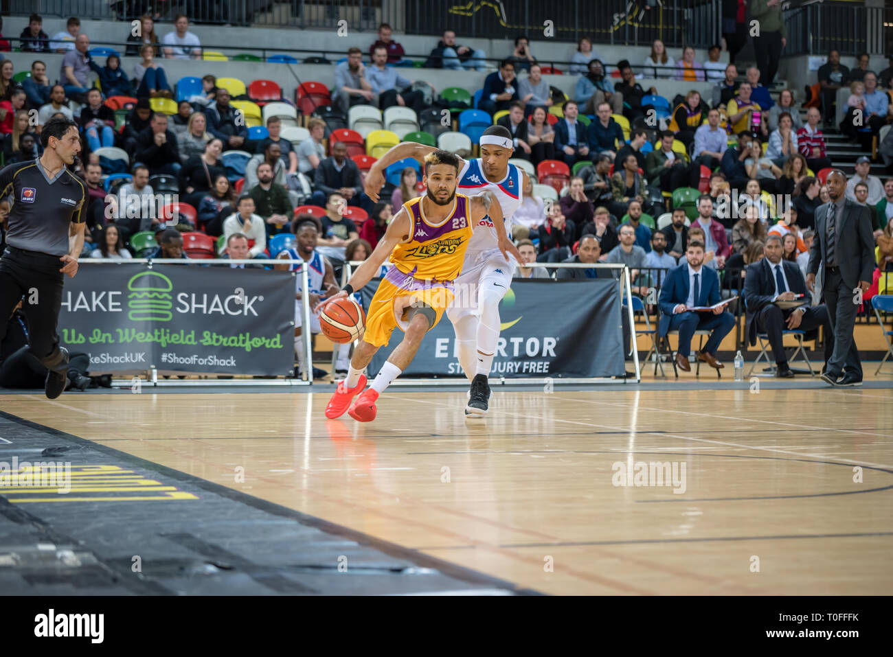 Londra, UK, 19 marzo 2019 Il Lions di Londra ha guadagnato la vendetta sopra i loro rivali locali London City Royals da parte di un cliente di 102-89. Il Royals aveva sconfitto i leoni nel loro incontro precedente e in tal modo di vincere la BBL Trophy. Credito: Ilyas Ayub/ Alamy Live News Foto Stock
