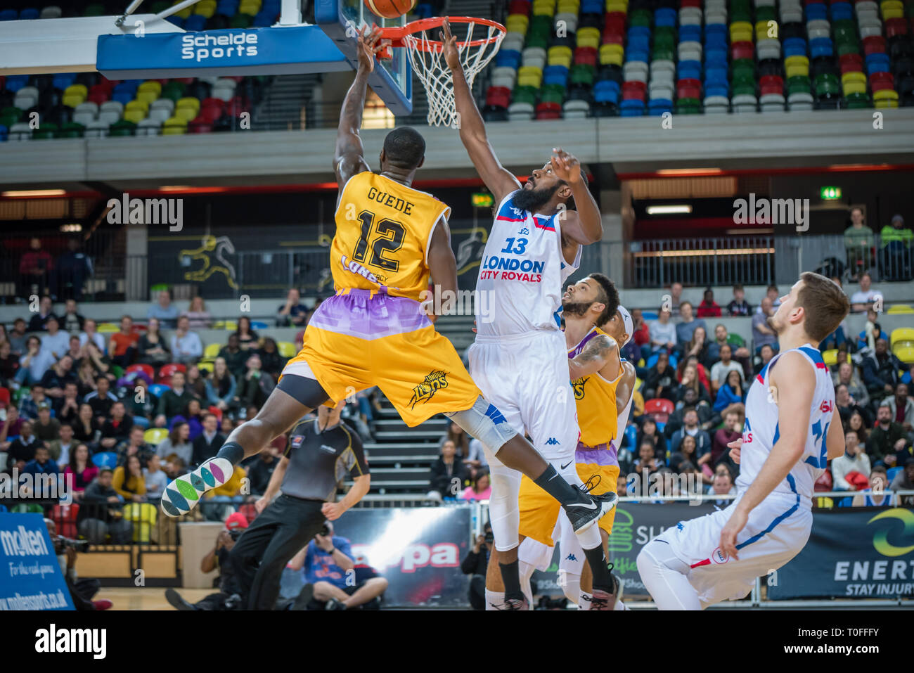Londra, UK, 19 marzo 2019 Il Lions di Londra ha guadagnato la vendetta sopra i loro rivali locali London City Royals da parte di un cliente di 102-89. Il Royals aveva sconfitto i leoni nel loro incontro precedente e in tal modo di vincere la BBL Trophy. Credito: Ilyas Ayub/ Alamy Live News Foto Stock