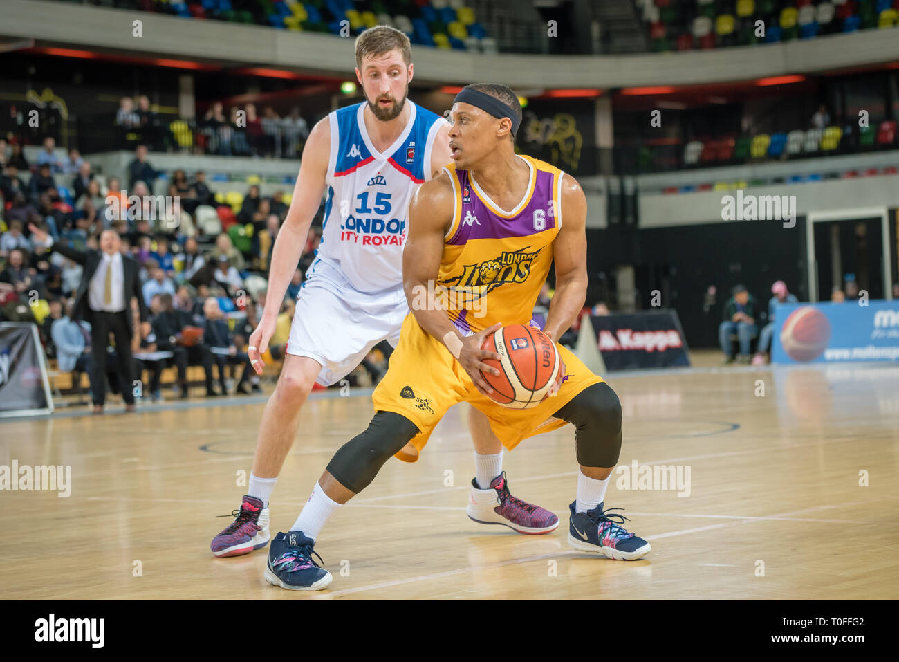Londra, UK, 19 marzo 2019 Il Lions di Londra ha guadagnato la vendetta sopra i loro rivali locali London City Royals da parte di un cliente di 102-89. Il Royals aveva sconfitto i leoni nel loro incontro precedente e in tal modo di vincere la BBL Trophy. Credito: Ilyas Ayub/ Alamy Live News Foto Stock