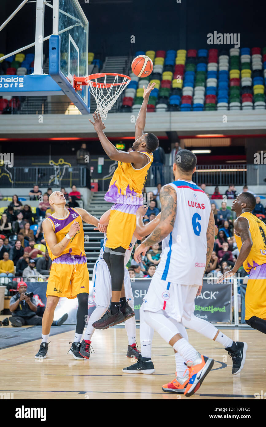 Londra, UK, 19 marzo 2019 Il Lions di Londra ha guadagnato la vendetta sopra i loro rivali locali London City Royals da parte di un cliente di 102-89. Il Royals aveva sconfitto i leoni nel loro incontro precedente e in tal modo di vincere la BBL Trophy. Credito: Ilyas Ayub/ Alamy Live News Foto Stock