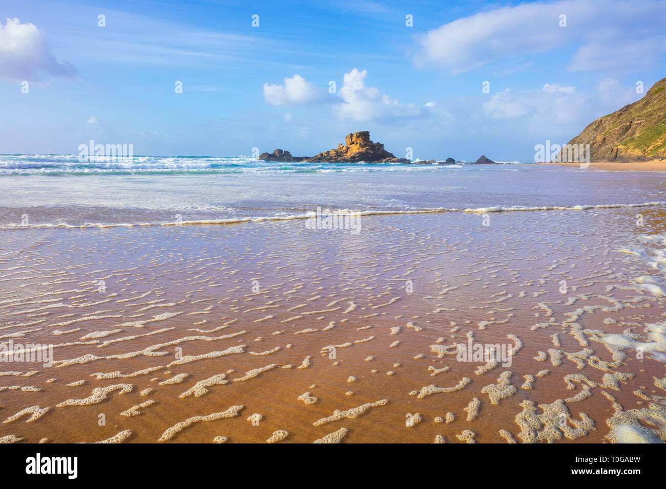 Spiaggia di Algarve Portogallo Praia do Castelejo spiaggia vicino a Vila do Bispo Algarve Portogallo UE Europa Foto Stock