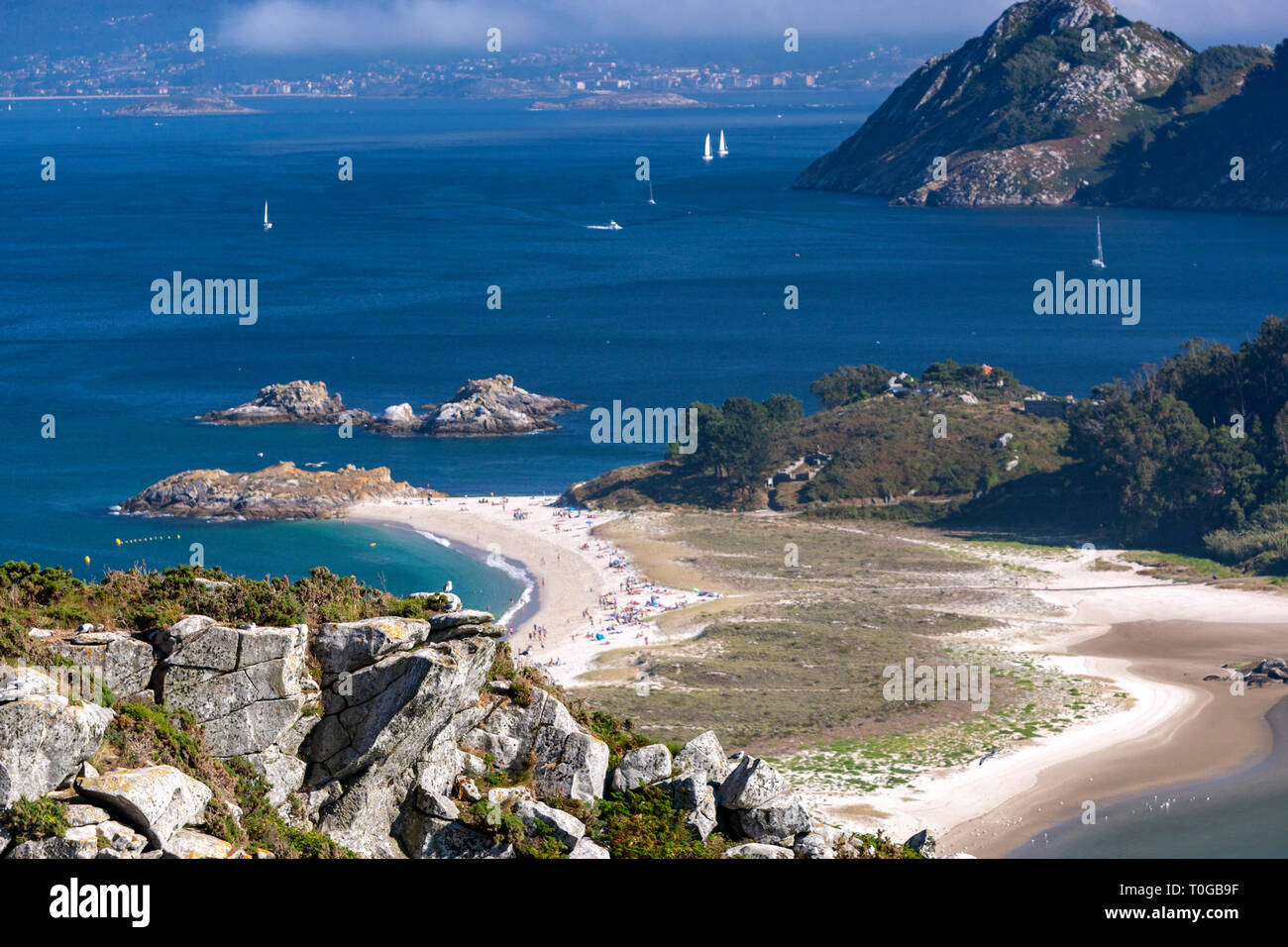 Alto del Príncipe, guardando a sud dal monte das Figueiras (Monteagudo Island), Isole Cíes, Ria de Vigo, Spagna Foto Stock