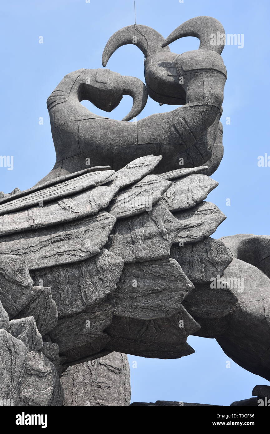 Quilon, Kerala, India - 2 Marzo 2019 : l'ala della scultura Jatayu Foto Stock