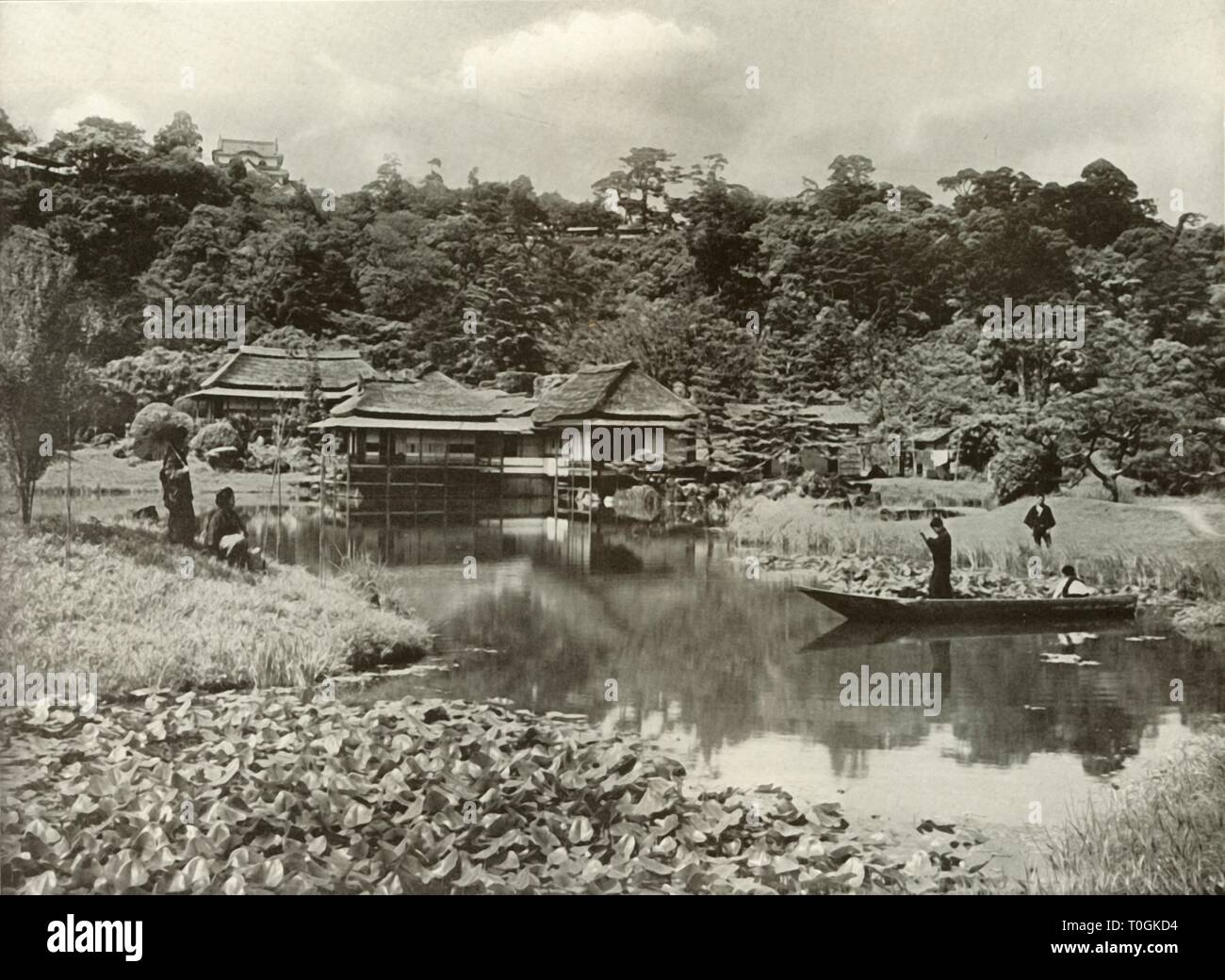 'L'Ha-Kei-Tei Inn e il giardino a Hikone', 1910. Creatore: Herbert ponting. Foto Stock