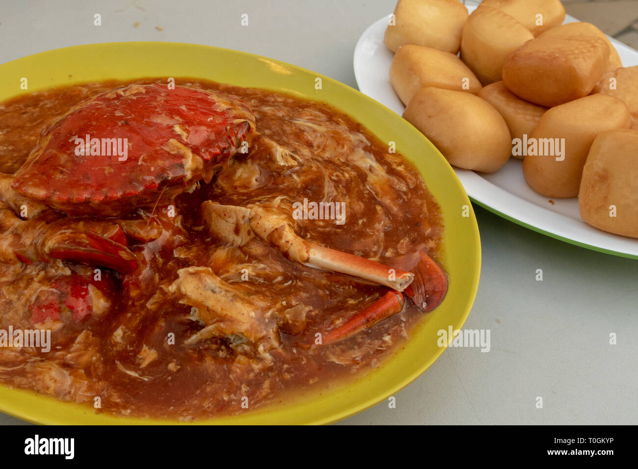 Peperoncino granchio è un popolare e piccante cibo locale venduto in ristoranti di pesce su Singapore Foto Stock