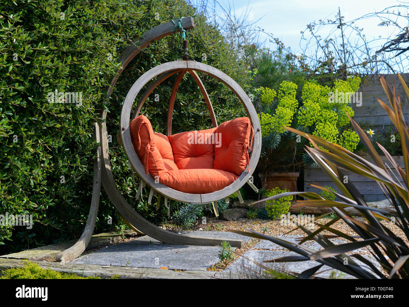 Pendenti Circolare sedia da giardino Foto Stock