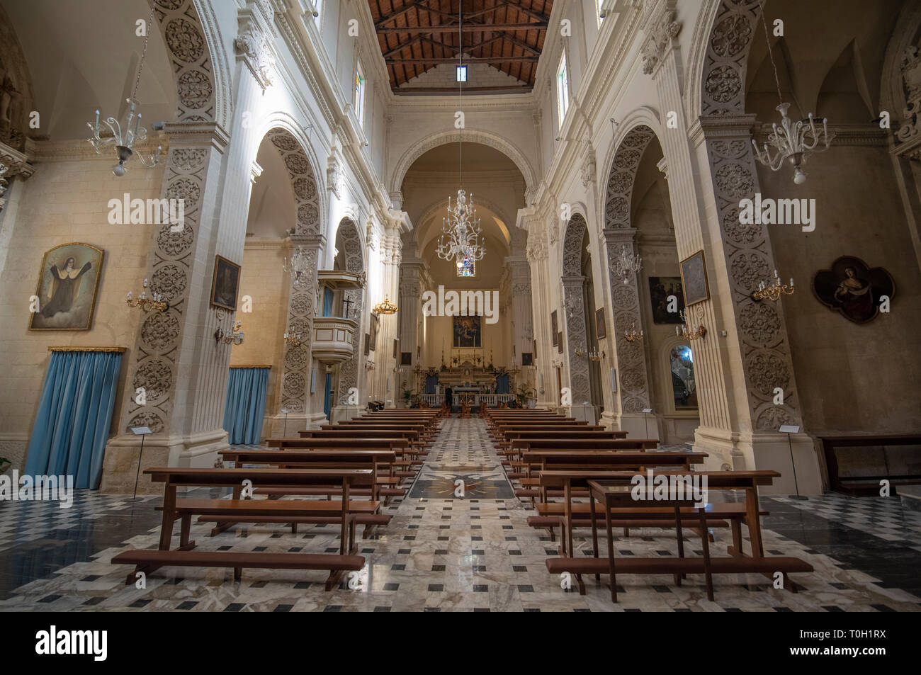 Lecce, Puglia, Italia - All'interno della chiesa Arciconfraternita di Maria SS. Addolorata. Cattolica chiesa romana (chiesa). Una regione della Puglia Foto Stock