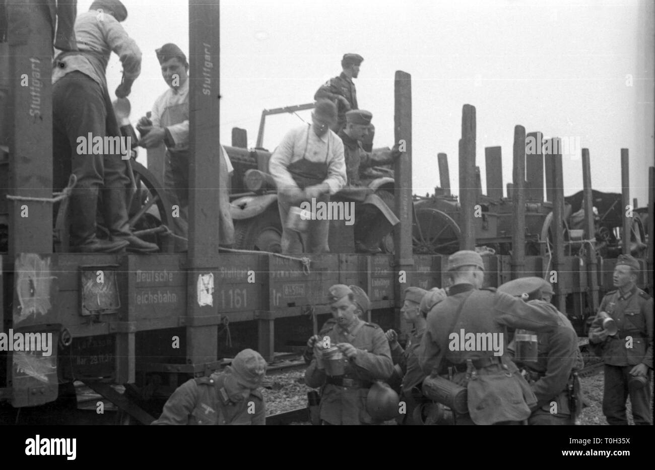 Wehrmacht Heer Leichte Feldhaubitze leFH 18 10,5 cm / 105 mm - Esercito Tedesco luce leFH Howtizer18 105,5cm / 105mm Foto Stock