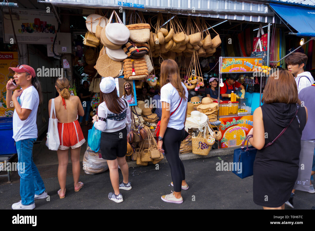 Il mercato del fine settimana di Chatuchak, nord di Bangkok, Bangkok, Thailandia Foto Stock